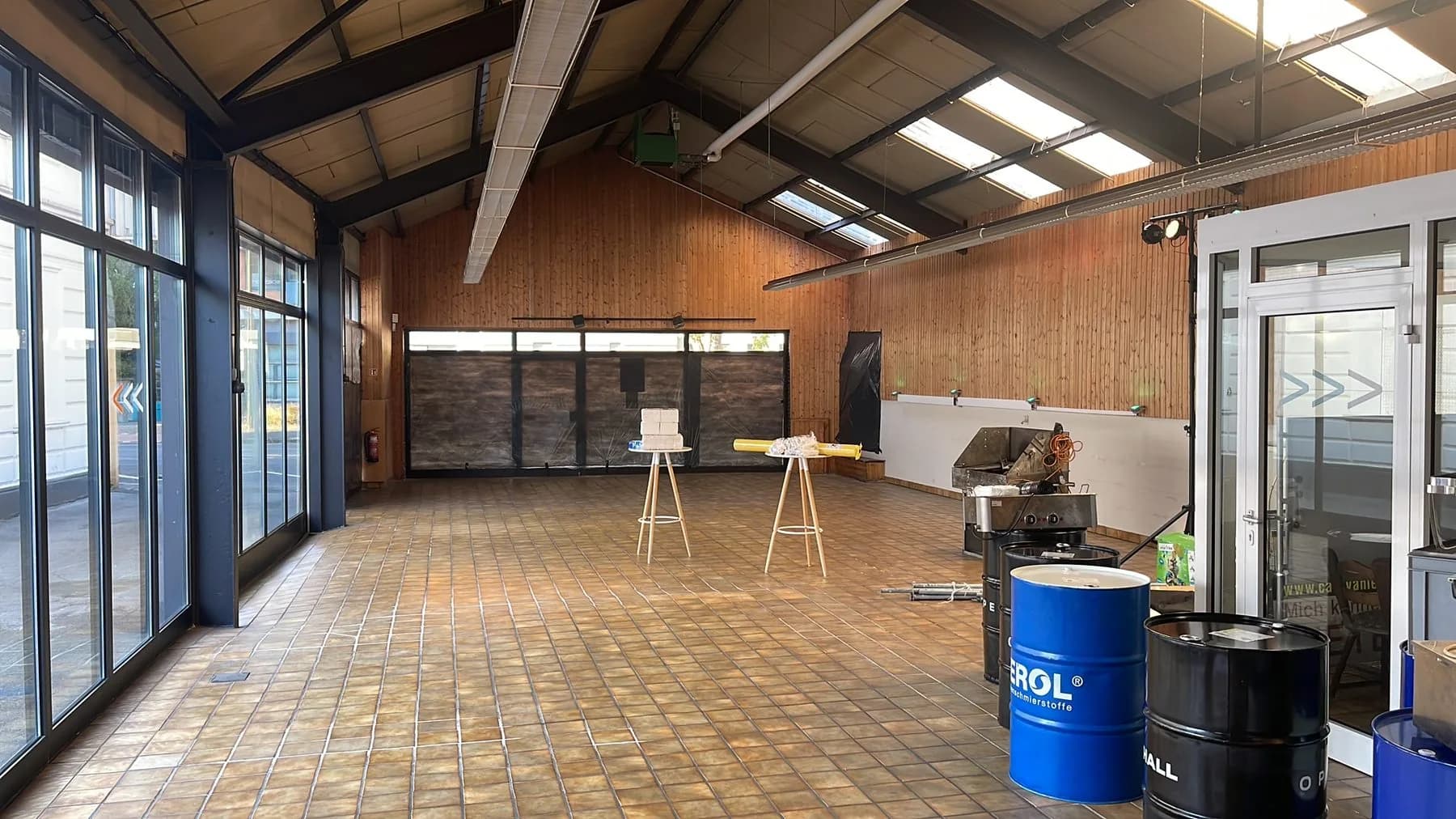 Werkstatt-Halle von PK Service – Klimaservice nach F-Gas-Verordnung